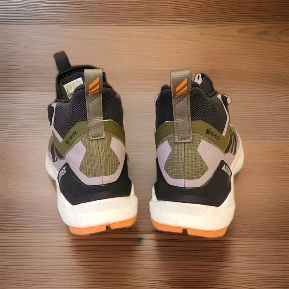 Size 8.5 - adidas Terrex Free Hiker 2.0 GORE-TEX Olive Strata Amber Tint W - Picture 2 of 6